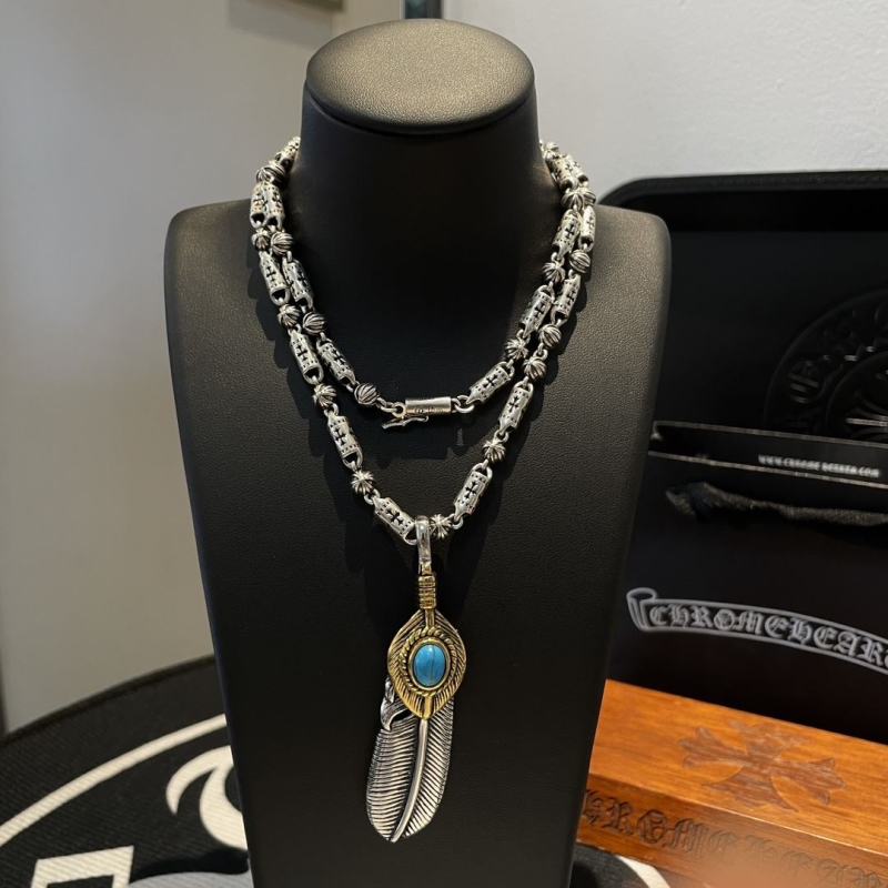 Ch*0me He**ts necklaces